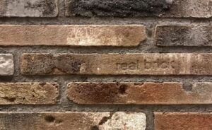 Ригельный кирпич Real Brick коричневый antic ригель 0,5 пф